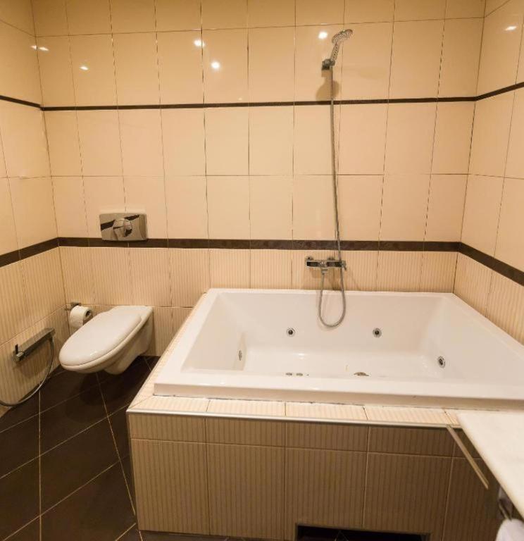 Global Express Otel Bakü Dış mekan fotoğraf
